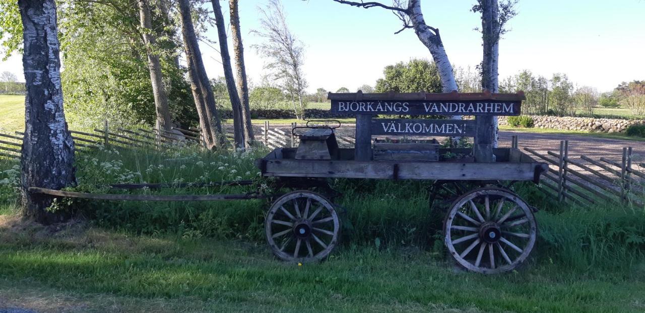Bjoerkaengs Vandrarhem Tvaaker Bagian luar foto