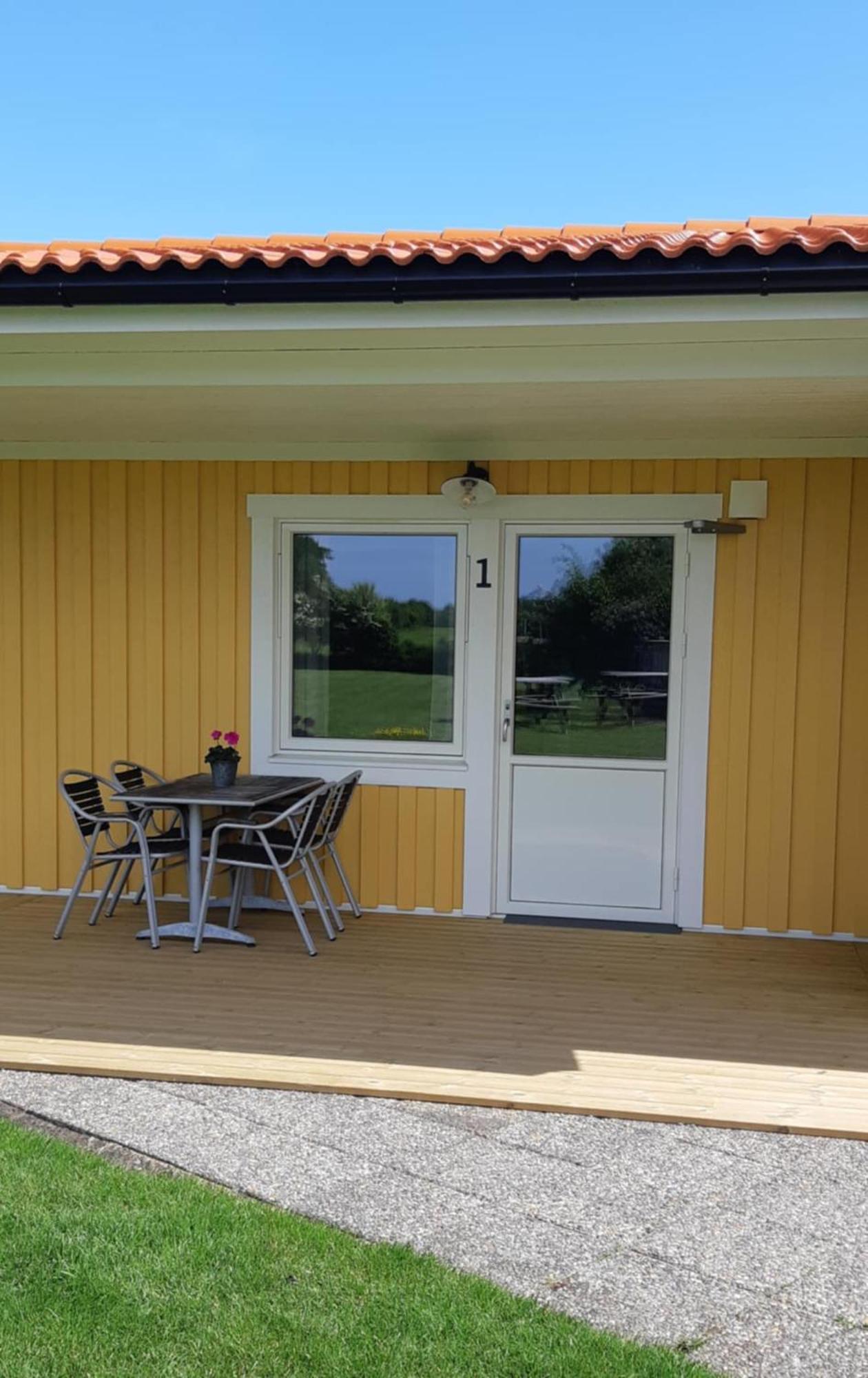 Bjoerkaengs Vandrarhem Tvaaker Bagian luar foto