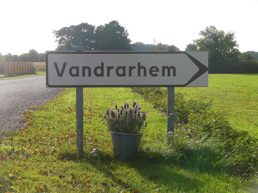 Bjoerkaengs Vandrarhem Tvaaker Bagian luar foto