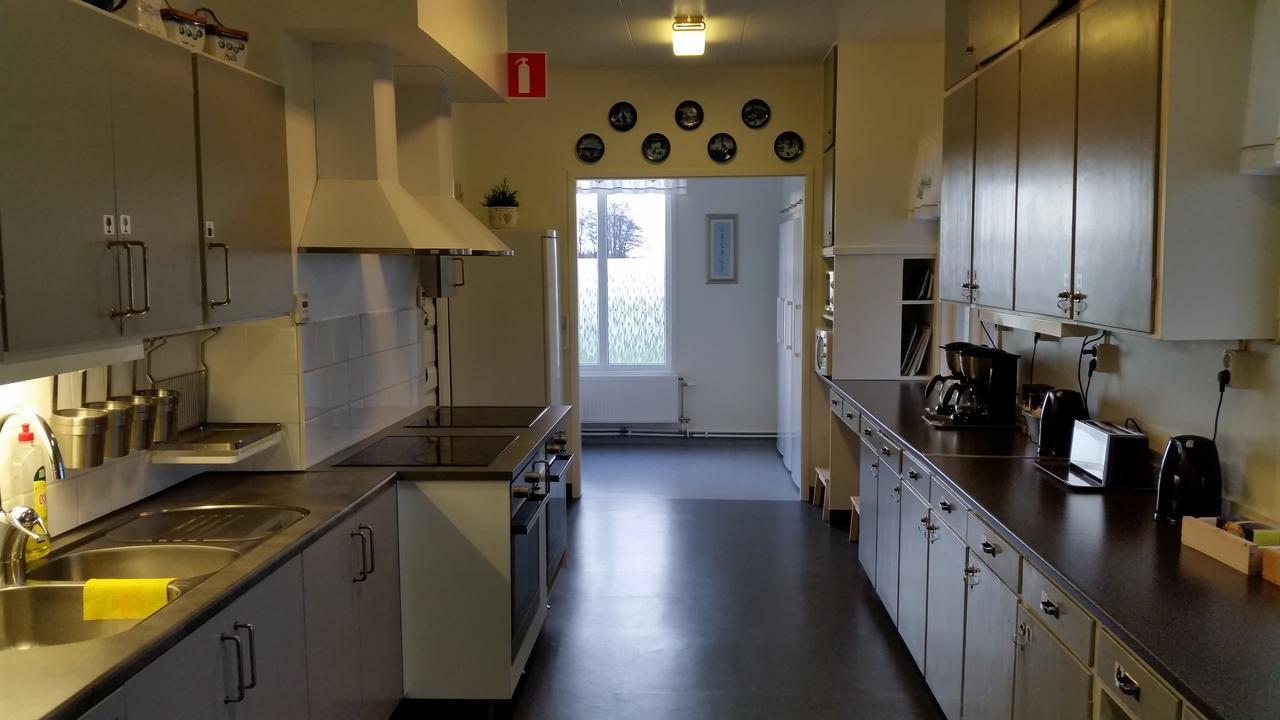 Bjoerkaengs Vandrarhem Tvaaker Bagian luar foto